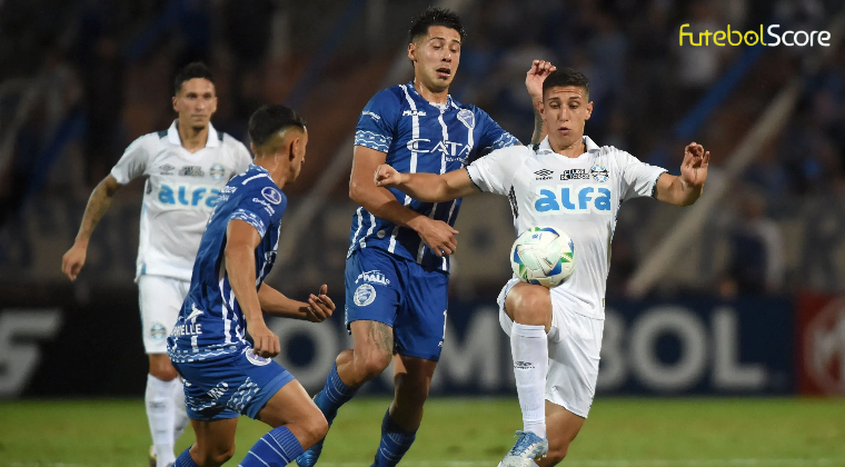 Grêmio empata com Godoy Cruz, avança na Sul-Americana, mas recebe vaias da torcida